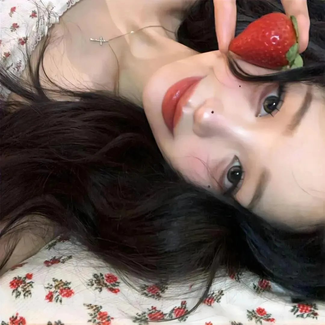 小黄花青草地封面